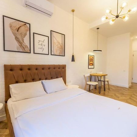 Self Check-In Apartments Киев Экстерьер фото