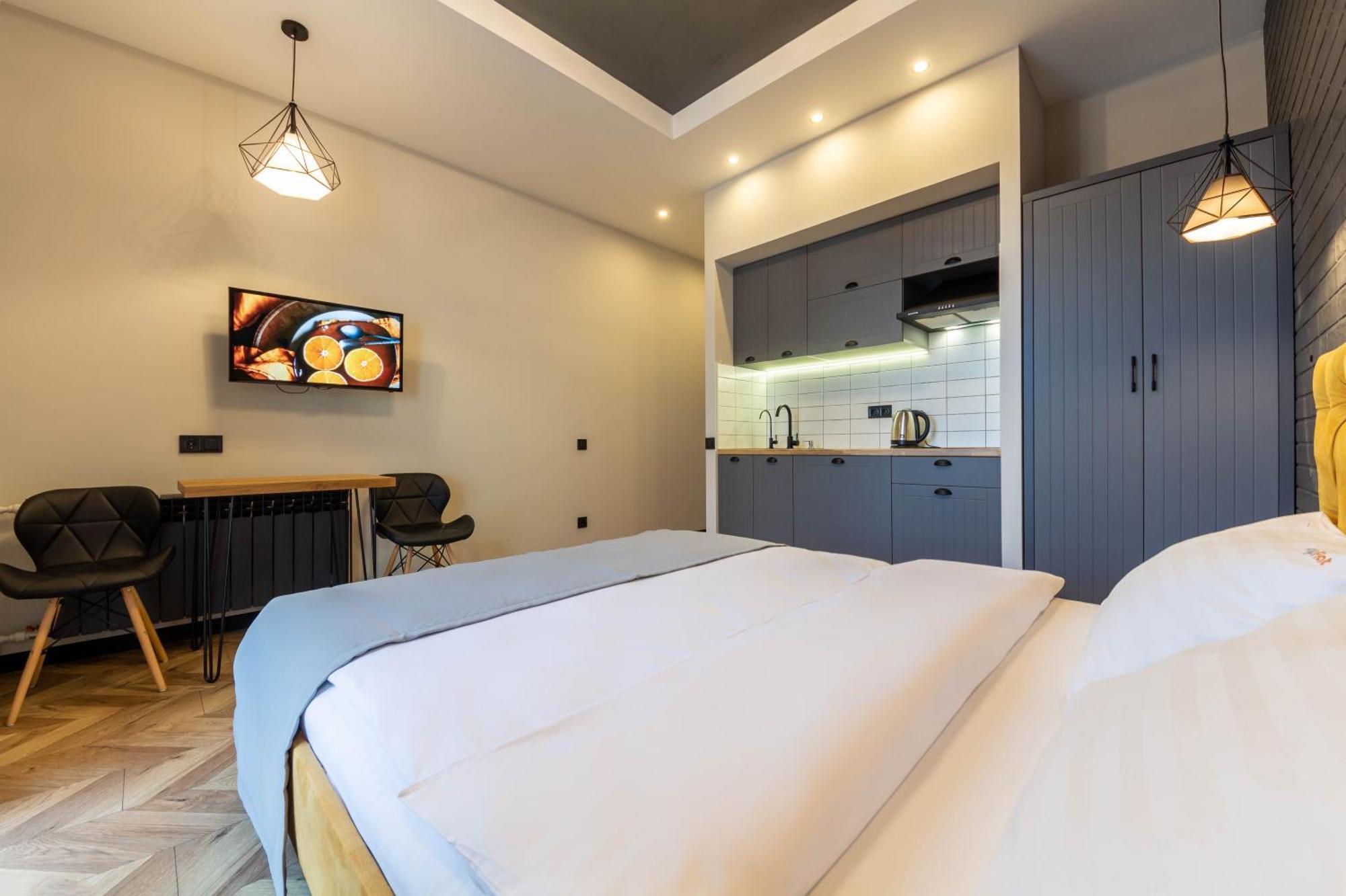 Self Check-In Apartments Киев Экстерьер фото